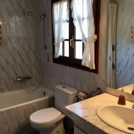 Casa En Bera 펜션 Roda de Bará